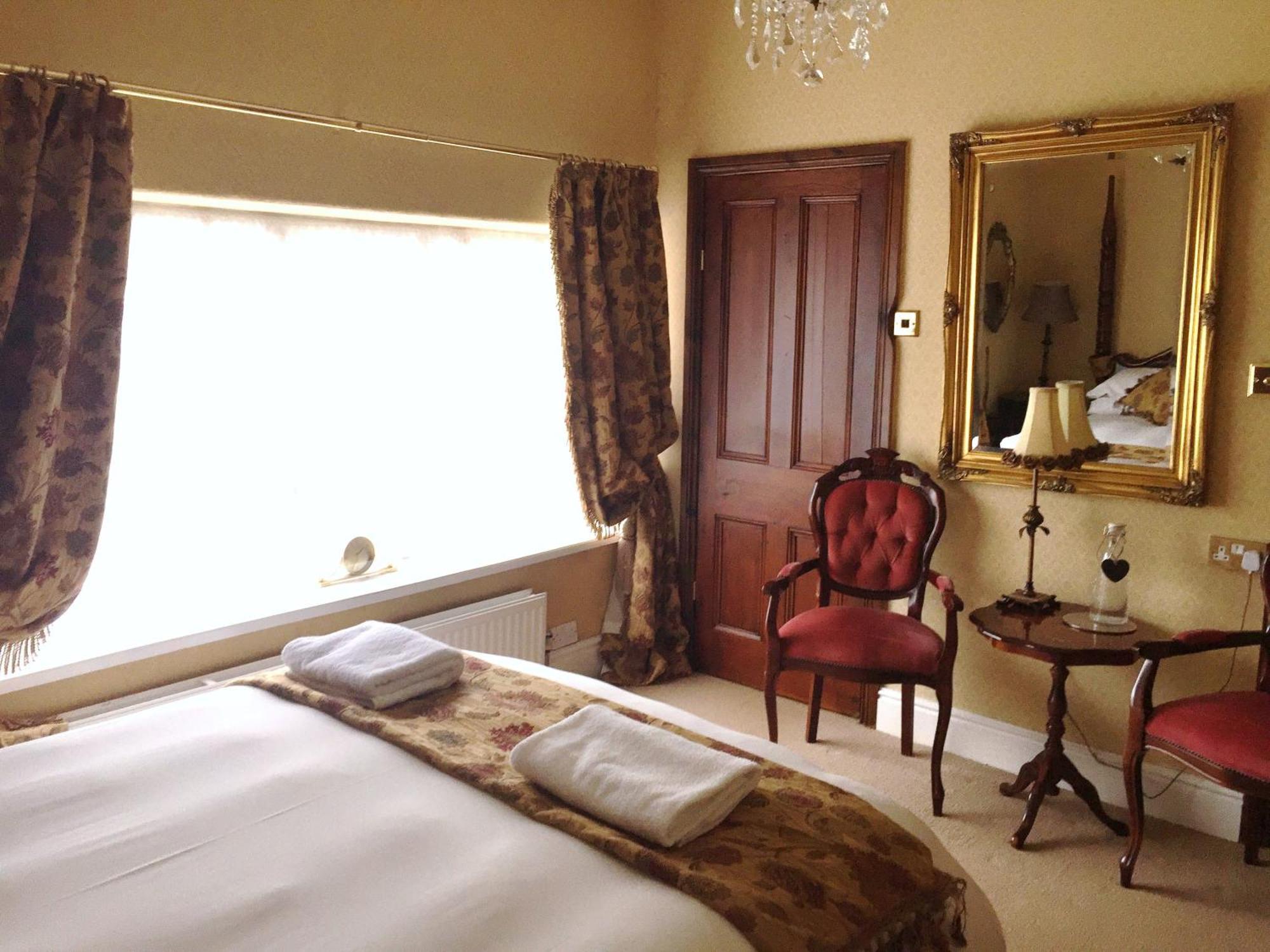 Glyn Isa Country House B&B And Self Catering Apartments Conwy Buitenkant foto